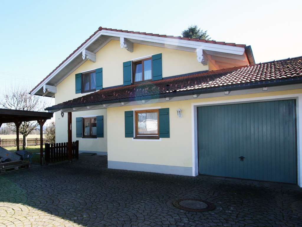 Immobilie in Übersee - Einfamilienhaus in ruhiger Ortsrandlage von Übersee am Chiemsee - Bild 0