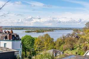Weiter weg von der Elbe sollten Sie nicht wohnen. – Die vollständige Adresse der Immobilie erhältst du vom Anbieter., 22587 Blankenese, Hamburg – Vorschaubild 1