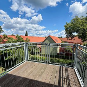 CHARMANTE ALTBAUWOHNUNG MIT WOHNKÜCHE, WANNENBAD, SONNIGER BALKONTERRASSE IN POTSDAMS BESTER LAGE!