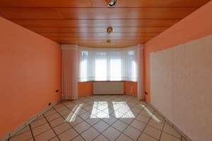 Charmante 3,5-Raum-Etagenwohnung mit Loggia, zentral in Essen-Borbeck – Die vollständige Adresse der Immobilie erhältst du vom Anbieter., 45355 Borbeck-Mitte, Essen – Vorschaubild 6