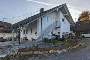 *Neuer Preis* Großartiges Ein-/Zweifamilienhaus mit gemütlichem Garten – Die vollständige Adresse der Immobilie erhältst du vom Anbieter., 79777 Ühlingen-Birkendorf – Vorschaubild 2