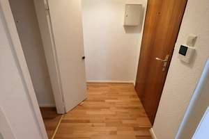 ***NETTE MIETER GESUCHT - 1 ZIMMERWOHNUNG NÄHE HOFGARTEN*** – Feldstr. 19, 40479 Pempelfort, Düsseldorf – Vorschaubild 2