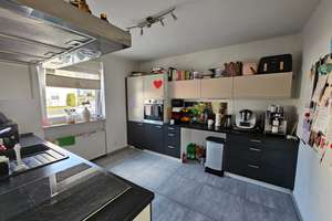 N-Kornburg großzüg. RMH mit opt. Raumaufteil., zeitgem. saniert, mit gepfl. Garten, Balkon u. Garage – Die vollständige Adresse der Immobilie erhältst du vom Anbieter., 90455 Kornburg, Worzeldorf, Nürnberg – Vorschaubild 7