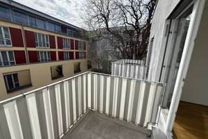 !NUR STUDENTEN! Möblierte 1-Zimmer-Wohnung mit Balkon und EBK in Regensburg