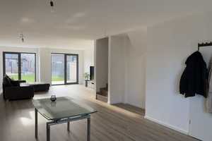 Freundliches 5-Zimmer-Reihenhaus mit luxuriöser Innenausstattung in Willich – Karl-Kox-Straße 9a, 47877 Viersen (Kreis) – Vorschaubild 8