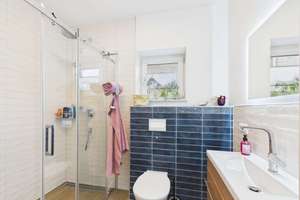 Modernes Familienhaus Bj. 2018 in Feldrandlage | 191 m² Wohnfläche | Doppelgarage | Smart Home – Wilhelm-Behrens-Straße 6, 38448 Wendschott, Wolfsburg – Vorschaubild 8
