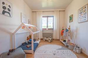 Gepflegtes Zweifamilienhaus mit großem Garten und Einliegerwohnung in ruhiger Lage von Kelkheim – Die vollständige Adresse der Immobilie erhältst du vom Anbieter., 65779 Kelkheim (Taunus) – Vorschaubild 8