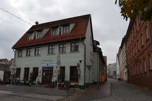 Sonniges Mehrfamilenhaus in exklusiver Lage am Peeneufer mit 7 Wohneinheiten, 2 Gewerbeeinheiten – Kleinbrückenstraße 6, 17438 Wolgast – Vorschaubild 4