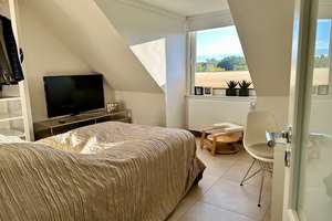 Elegante, helle 4-Zimmer-Wohnung im Dachgeschoss einer denkmalgeschützten Villa – Die vollständige Adresse der Immobilie erhältst du vom Anbieter., 28203 Ostertor, Bremen – Vorschaubild 4