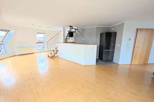 *Für Sportliche! Schön ausgebaute, helle Dachgeschossmaisonette mit Dachbalkon in Bad Cannstatt* – Wildunger Straße 40, 70372 Seelberg, Stuttgart – Vorschaubild 3