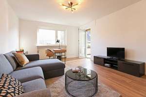 Stilvoll möblierte 3-Zimmer-Wohnung mit großem Balkon in Bergen-Enkheim – 60388 Bergen-Enkheim, Frankfurt am Main – Vorschaubild 3