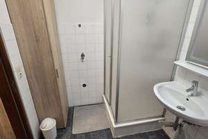 Schnuckelige 1-Zi.-Wohnung mit Balkon und PKW-Stellplatz – Die vollständige Adresse der Immobilie erhältst du vom Anbieter., 70378 Hofen, Stuttgart – Vorschaubild 3