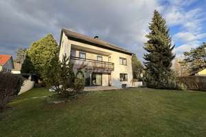 Gepflegtes Einfamilienhaus mit Balkon, sonniger Terrasse, Teich, ruhige Lage – Wendelsteinstraße 25, 86163 Hochzoll-Nord, Augsburg – Vorschaubild 1