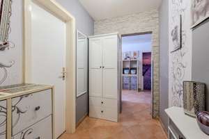 Großzügige 4-Zimmer Maisonette Wohnung mit Loggia – 70599 Plieningen (Ortsteil), Stuttgart – Vorschaubild 8