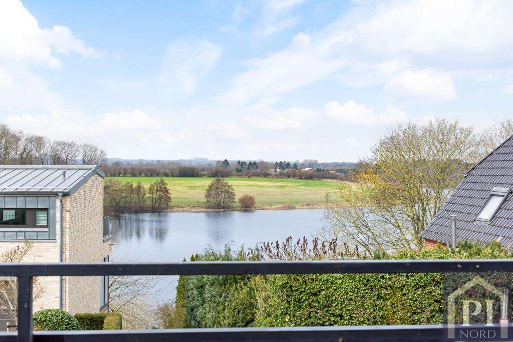 Wohntraum mit unverbaubarem Seeblick: Bezaubernde 2,5-Zimmer-Wohnung mit Balkon!