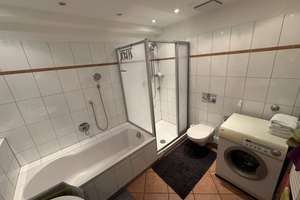 Helle 2-Zimmer Wohnung im 2. OG in Düsseldorf Altstadt – Die vollständige Adresse der Immobilie erhältst du vom Anbieter., 40213 Altstadt, Düsseldorf – Vorschaubild 4