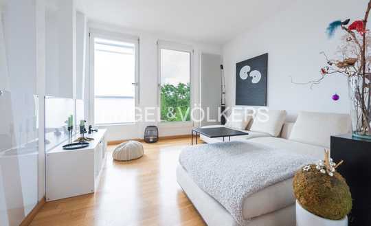 Zweigeschossiger Bungalow mit Fernsicht und Garten • tadellos gepflegt