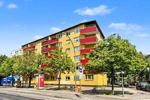 Bezugsfreie 3-Zimmer-Dachgeschosswohnung mit Balkon in City-Lage unweit Schloss Charlottenburg – Die vollständige Adresse der Immobilie erhältst du vom Anbieter., 10587 Charlottenburg, Berlin – Vorschaubild 3