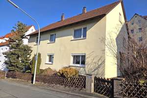 Ein Haus voller Möglichkeiten - machen Sie es zu Ihrem Zuhause! – Die vollständige Adresse der Immobilie erhältst du vom Anbieter., 95326 Kulmbach – Vorschaubild 2