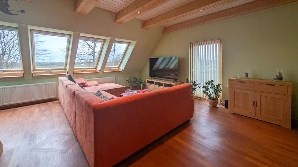 Immobilie in Steinfeld - Attraktives Zweifamilienhaus in Holzbauweise in ruhiger, ländlicher Lage - Bild 3