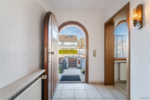 München-Fasanerie: Großzügiges Einfamilienhaus mit Pool, Garten & viel Platz für die Familie – München – Vorschaubild 2