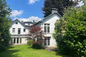Ideal für Familien, Freiberufler, Gewerbetreibende: Altbauvilla mit Gästehaus auf tollem Grundstück – Hamburg – Vorschaubild 2