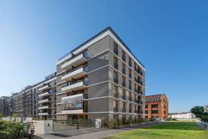 Erstbezug * 3 Zimmer Wohnung im EG * Gäste-WC * Balkon * Gartenanteil * Stellplatz möglich