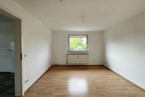 BEZUGSFREIE 2 ZI WOHNUNG MIT GARTEN - GÜNSTIG IN DÜSSELDORF – Zur Lindung 25-27, 40489 Angermund, Düsseldorf – Vorschaubild 2