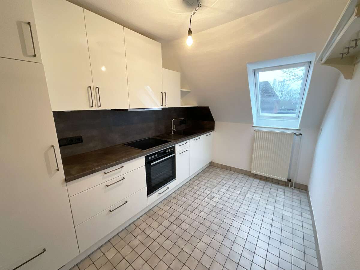 Immobilie in Niebüll - Schöne 2 Zimmer Dachgeschosswohnung – ruhig gelegen in Niebüll - Bild 2