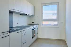Hannover Kronsrode Neubau: Einbauküche, Süd-Loggia, Tageslicht-Bad, Fußbodenhzg, Lift, TG, Keller... – Christine-Hardt-Straße 23, 30539 Hannover – Vorschaubild 3