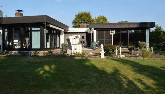 Bild von Großer Bungalow mit schönem Garten