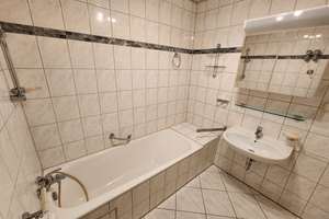 renovierungsbedürftige Wohnung über den Dächern von Augsburg zu verkaufen – Wilhelm-Hauff-Str. 20, 86161 Wolfram-und Herrenbachviertel, Augsburg – Vorschaubild 6
