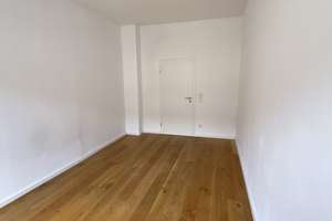 Helle kernsanierte 2Zi Altbau Wohnung top Ausstattung/Küche/Balkon/Parkett/Bad neu/elektr. Rolläden – Heynestrasse 23, 90443 Steinbühl, Nürnberg – Vorschaubild 11