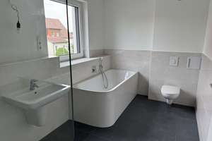 Erstbezug - Wohntraum auf über 240 qm Nutzfläche: Moderne Doppelhaushälfte in Berlin-Lichtenberg – 13055 Alt-Hohenschönhausen, Berlin – Vorschaubild 8