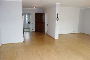 EINFAMILIEN-REIHENMITTELHAUS PARKETT 4 ZIMMER MOD. BÄDER+G-WC GARTEN TERRASSE GARAGE IN HASSELS – Oberheider Straße 35, 40599 Hassels, Düsseldorf – Vorschaubild 4
