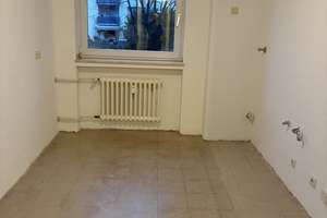 Gut aufgeteilte 3 Zimmer Wohnung mit Balkon u. Stellplatz – 40472 Lichtenbroich, Düsseldorf – Vorschaubild 2
