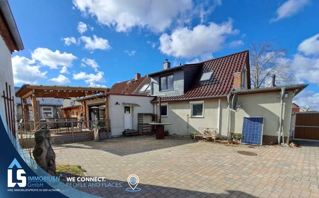 Immobilie in Premnitz - Modernes Einfamilienhaus mit großem Grundstück, Pool, Scheune und Smart-Home-Elementen in Mögelin - Bild 1