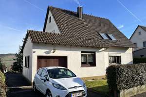 freistehendes Einfamilienhaus in bevorzugter Lage von Lauda-Königshofen – Die vollständige Adresse der Immobilie erhältst du vom Anbieter., 97922 Lauda-Königshofen – Vorschaubild 2