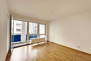 "Renditestarke 2-Zimmer-Wohnung mit Balkon, Tiefgaragenstellplatz und Aufzug in TOP-Lage" – Arthur-Bretschneider-Straße 15, 9113 Schloßchemnitz, Chemnitz – Vorschaubild 9