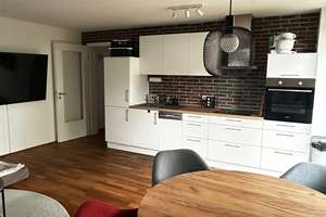 Stilvolle, neuwertige 2-Zimmer-Wohnung mit Garten in Karlsruhe