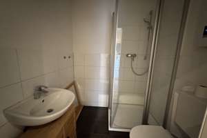 NACH SANIERUNG ERSTBEZUG WOHNUNG IN OBERKASSEL MIT BALKON UND EBK – Die vollständige Adresse der Immobilie erhältst du vom Anbieter., 40545 Oberkassel, Düsseldorf – Vorschaubild 7