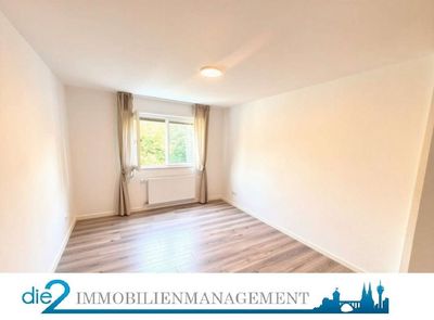 Helle 2-Zimmerwohnung mit EBK in einer ruhigen Seitenstraße zu vermieten!