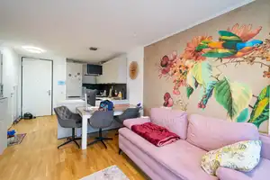 Charmante 1,5-Raum-Wohnung mit Fernsicht, Balkon in Westlage & Einbauküche – Regensburg – Vorschaubild 2