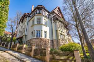 Exklusivität trifft Historie- Traumhafte Altbauwohnung im beliebten Westviertel – Die vollständige Adresse der Immobilie erhältst du vom Anbieter., 7743 Jena-West, Jena – Vorschaubild 2