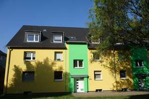 Ruhige DG-Wohnung mit guter Anbindung zur City