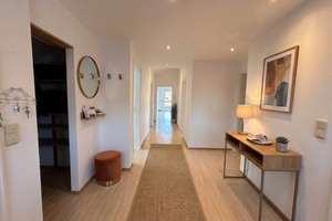 renovierte 3-Zimmer-Dachgeschosswohnung mit Einbauküche und Gartenmitnutzung in Pöcking-Aschering – St.-Sebastian-Straße 13, 82343 Pöcking – Vorschaubild 6
