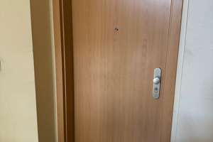 WOHNEN am VOLKSGARTEN. SINGLE-(T)RAUM. PARTERRE. LAMINAT. EINBAUKÜCHE möglich. Bad mit WANNE & WC – Die vollständige Adresse der Immobilie erhältst du vom Anbieter., 4347 Schönefeld-Ost, Leipzig – Vorschaubild 2
