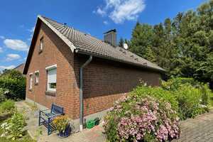 Bungalow mit Vollkeller auf schönem, ruhigen Grundstück in Sackgassenlage in Mustin bei Ratzeburg – Herzogtum Lauenburg (Kreis) – Vorschaubild 2
