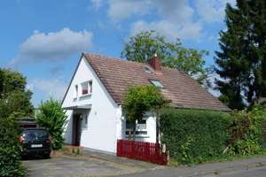 Freistehendes Einfamilienhaus mit Garage und Einfahrt in Bonn-Gielgen – 53229 Holzlar, Bonn – Vorschaubild 2