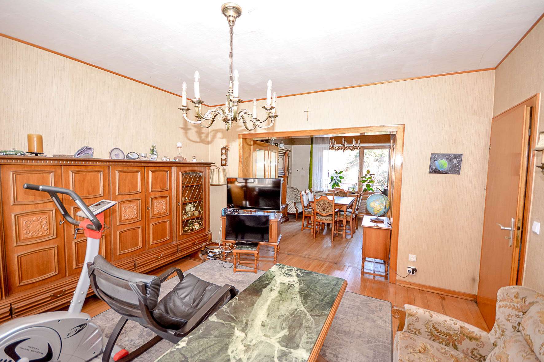 Familienparadies mit viel Platz am Schlosspark mit großem Garten und zentraler Lage, Rhein Erft Kreis – Bild 3